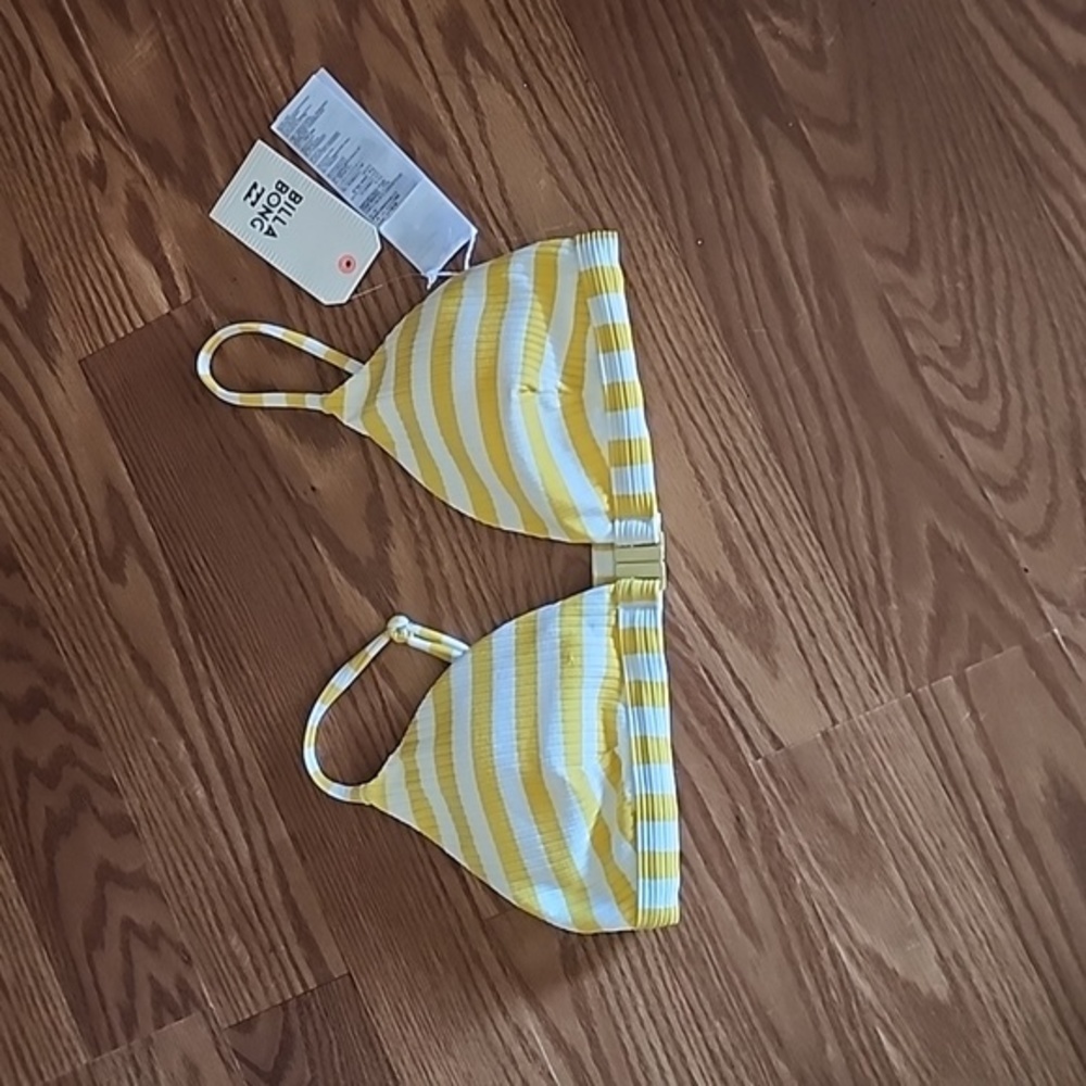 NWT Billabong swim top‎ lg